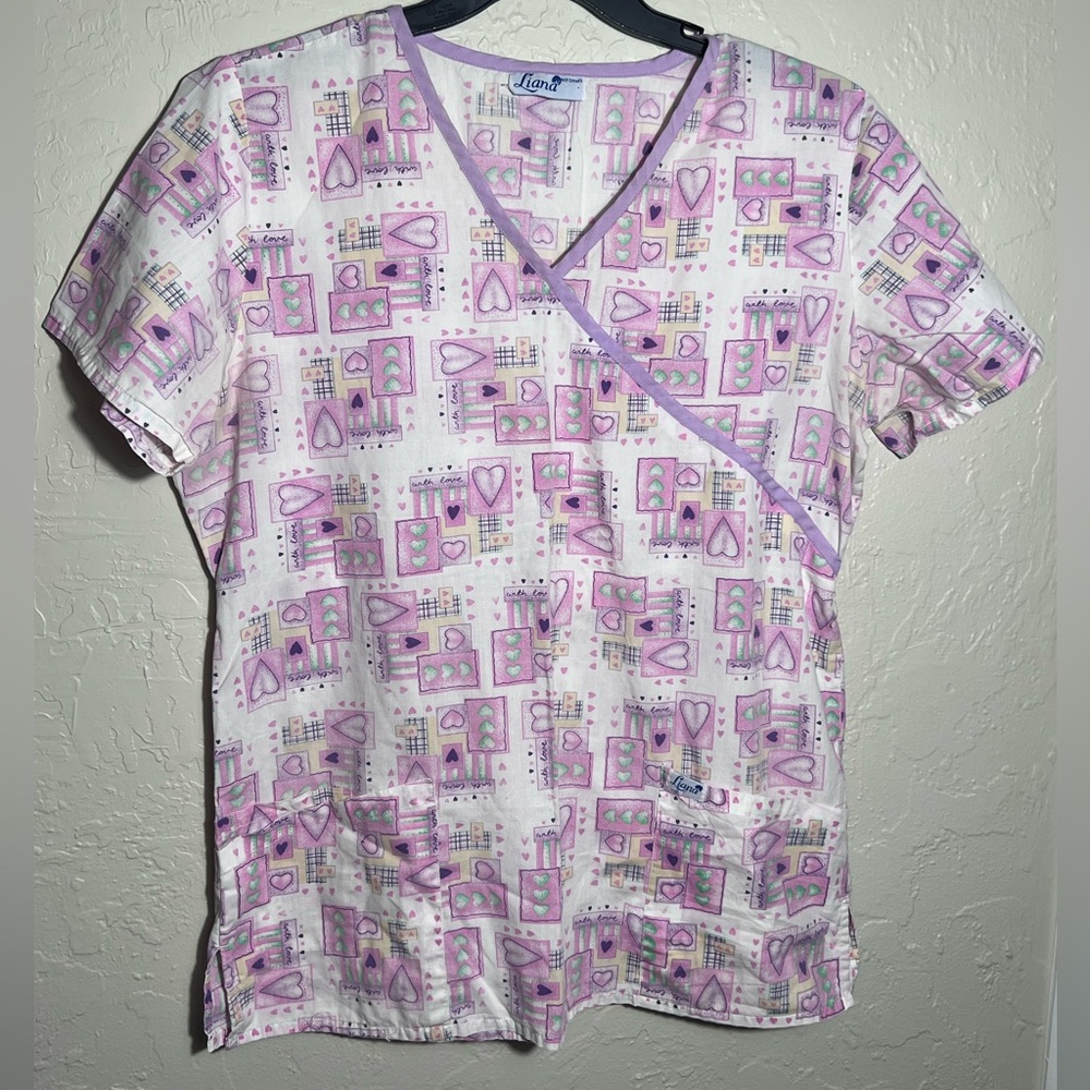 LIANA WOMEN’S SHORT SLEEVE SCRUB WITH PINK HEARTS